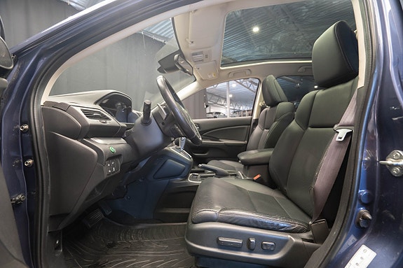 Honda CR-V 16 of 29