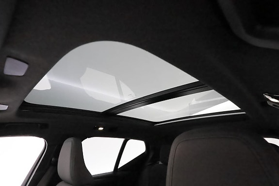 Volvo EX40 16 of 25