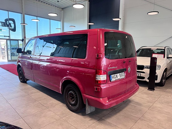 Volkswagen Caravelle 4 of 5