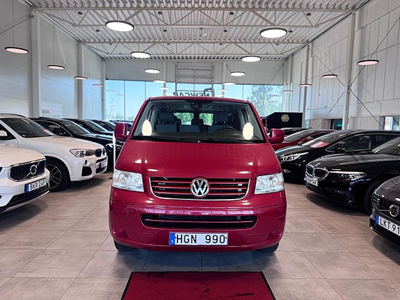 Volkswagen Caravelle 2 of 5
