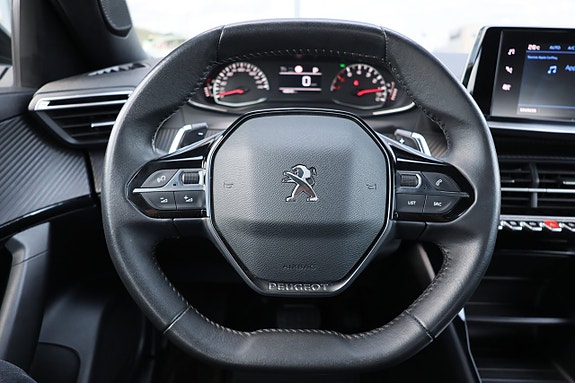 Peugeot 2008 12 of 15
