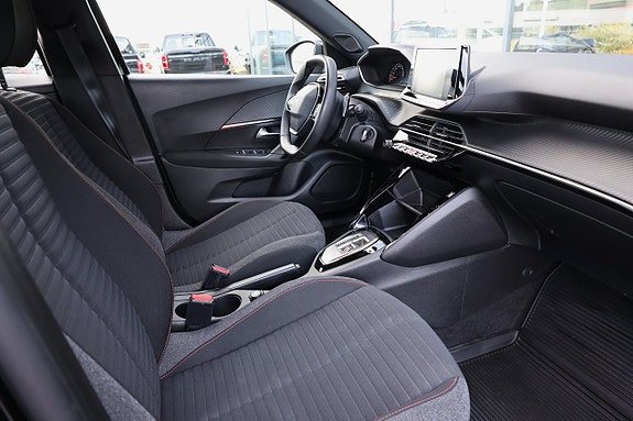 Peugeot 2008 11 of 15