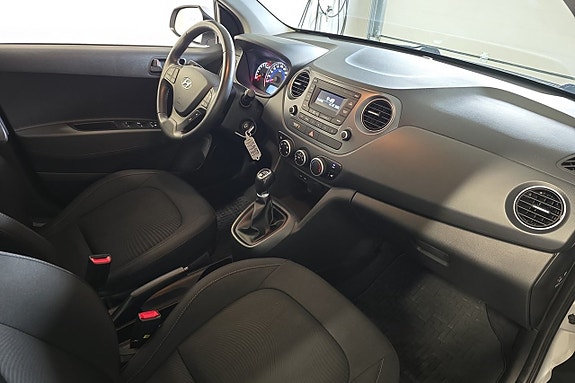 Hyundai i10 6 of 10