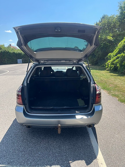 Subaru Legacy 5 of 5