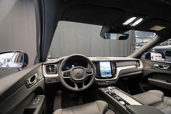 Volvo XC60 12 of 30