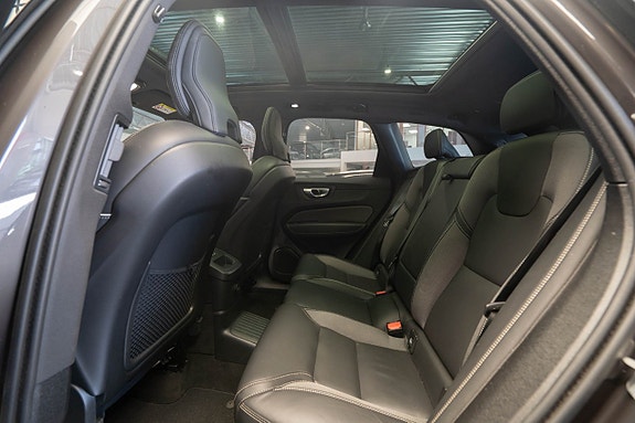 Volvo XC60 21 of 30
