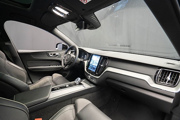 Volvo XC60 15 of 30