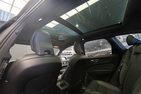Volvo XC60 22 of 30