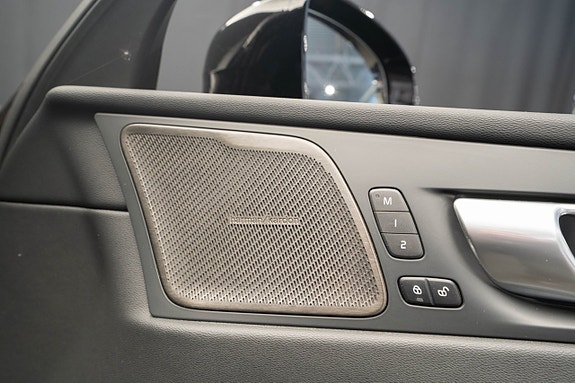 Volvo XC60 25 of 30