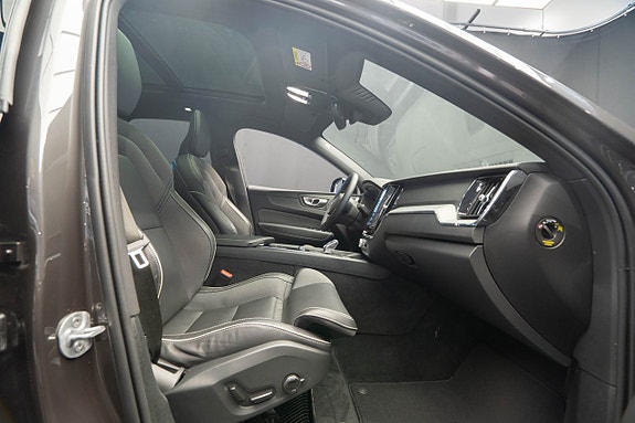 Volvo XC60 24 of 30