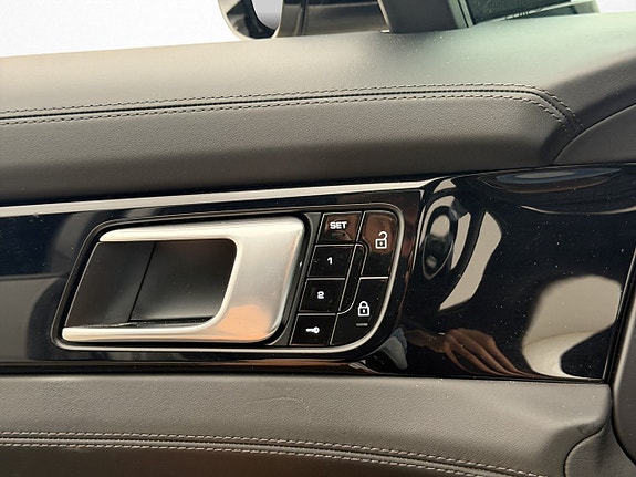 Porsche Panamera 4 15 of 30