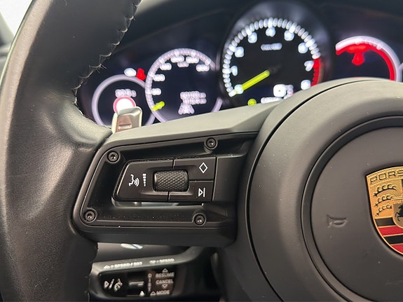 Porsche Panamera 4 18 of 30