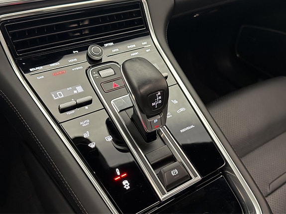 Porsche Panamera 4 29 of 30