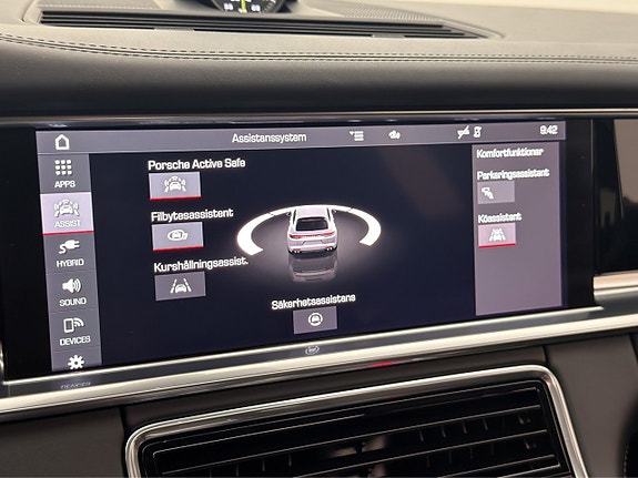 Porsche Panamera 4 28 of 30