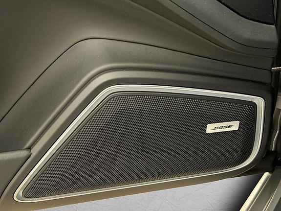 Porsche Panamera 4 13 of 30