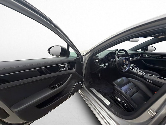 Porsche Panamera 4 10 of 30