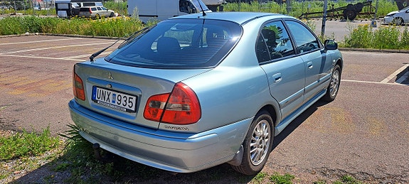 Mitsubishi Carisma 4 of 5