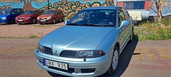 Mitsubishi Carisma 3 of 5