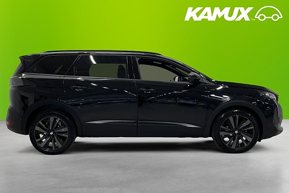 Peugeot 5008 2 of 5