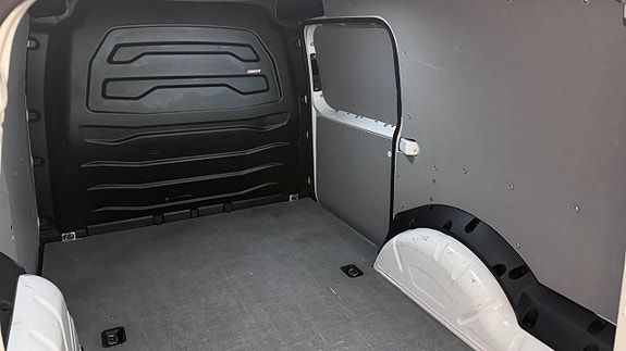Volkswagen Caddy Maxi 6 of 18