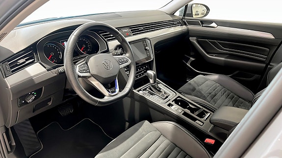 Volkswagen Passat 7 of 13