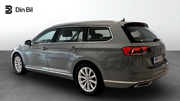 Volkswagen Passat 3 of 5