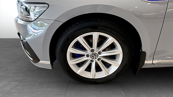 Volkswagen Passat 6 of 13