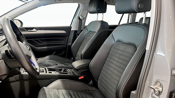 Volkswagen Passat 8 of 13