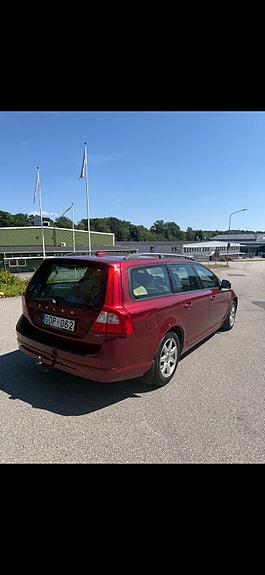 Volvo V70 4 of 5