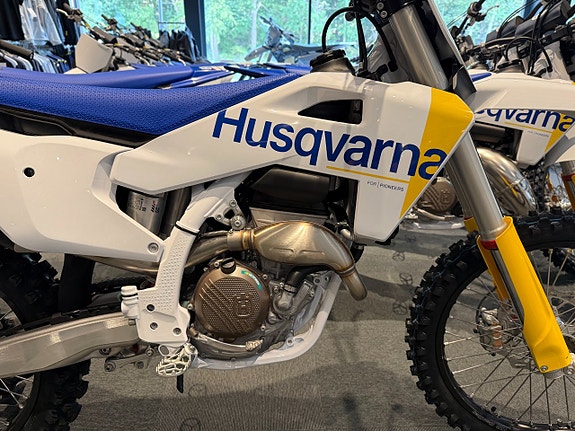 Husqvarna FC 250 2 of 5