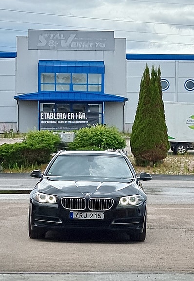 BMW 520d 2 of 11