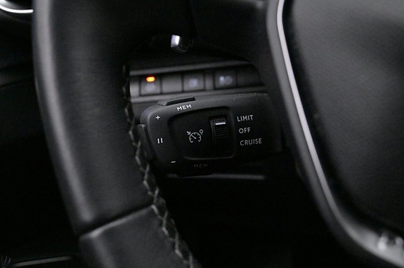 Peugeot 3008 8 of 27