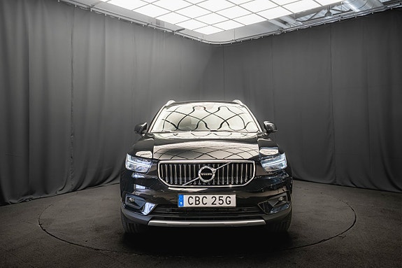 Volvo XC40 4 of 5