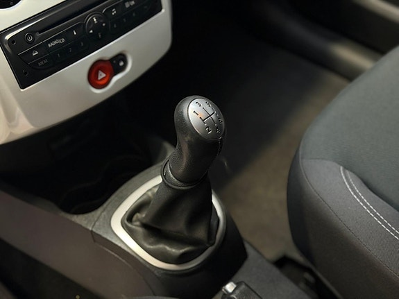 Renault Clio 13 of 23