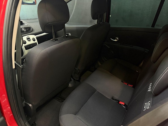 Renault Clio 19 of 23