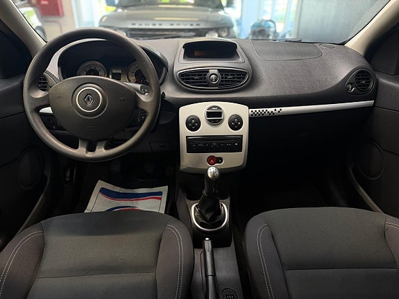 Renault Clio 8 of 23