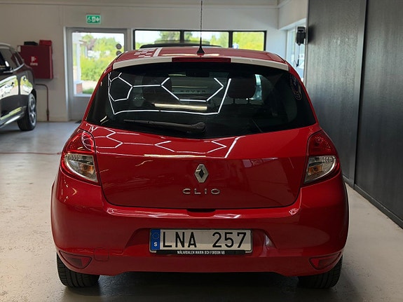 Renault Clio 22 of 23