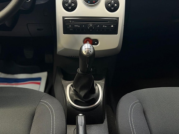 Renault Clio 12 of 23