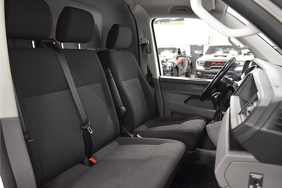 Volkswagen Transporter 12 of 17