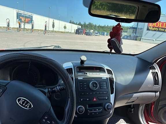 Kia Ceed 3 of 5