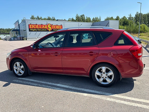 Kia Ceed 2 of 5