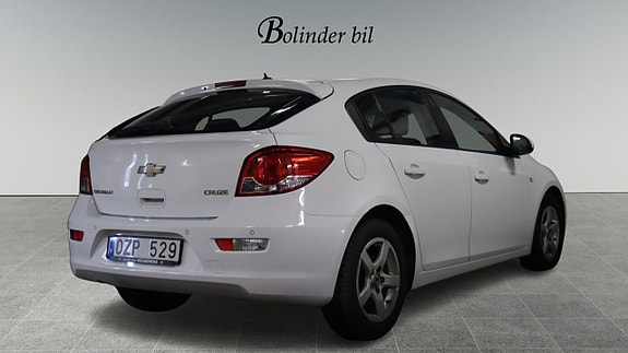 Chevrolet Cruze 6 of 16