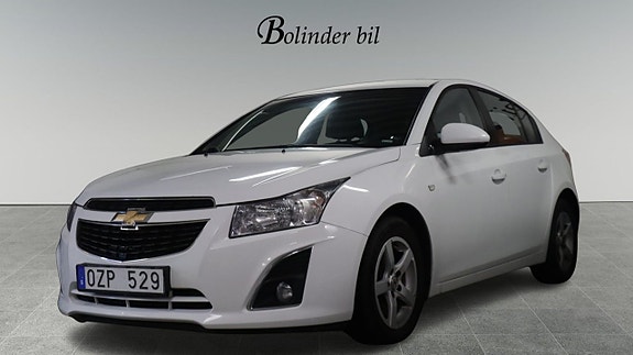 Chevrolet Cruze 3 of 5