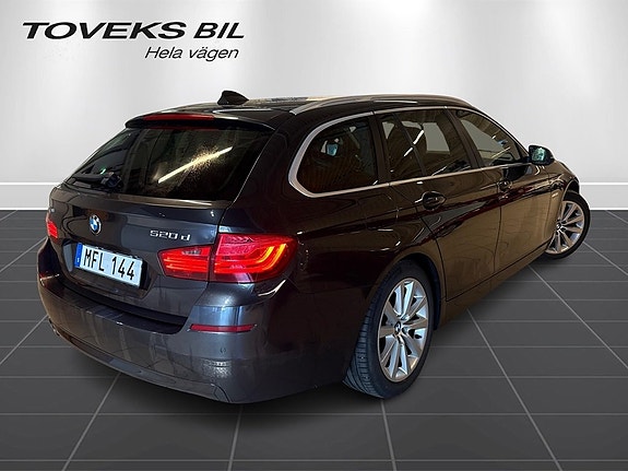 BMW 520d 2 of 5
