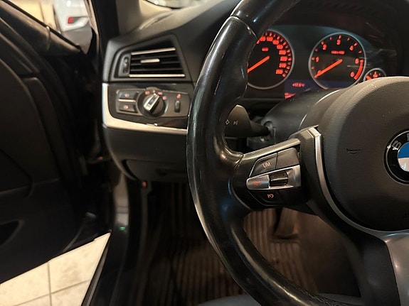 BMW 520d 14 of 16