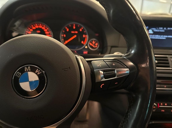 BMW 520d 15 of 16