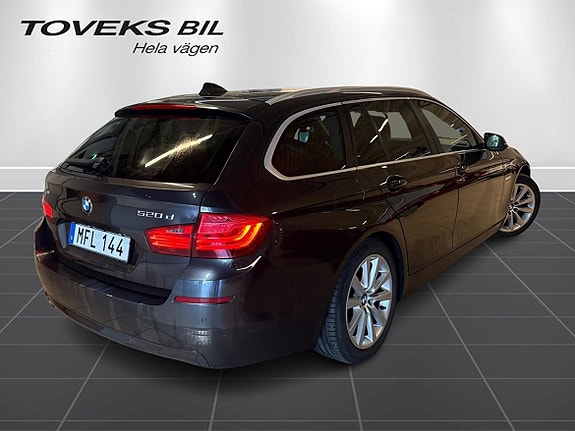 BMW 520d 2 of 16