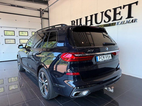 BMW X7 3 of 5
