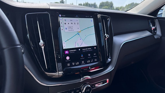 Volvo XC60 2 of 5