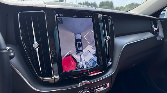 Volvo XC60 3 of 5
